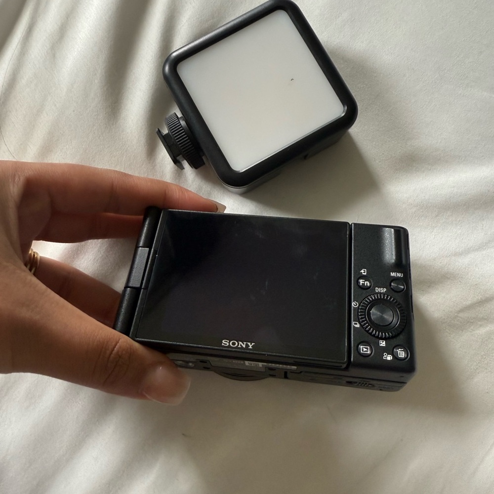 Sony ZV1F Vlogging Camera (Black) With LED Light attachment - Picture 3 of 12